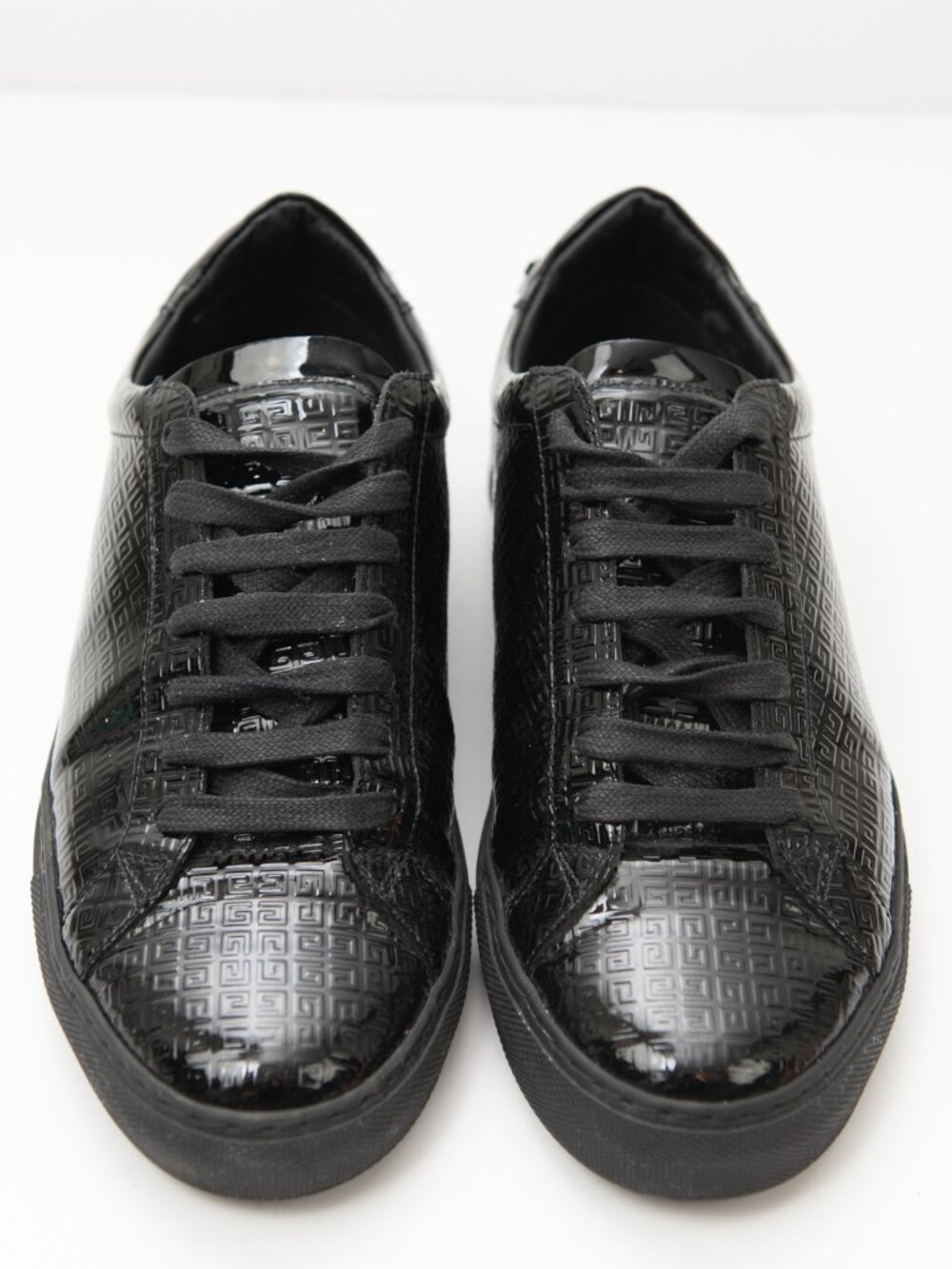 Givenchy Urban Street Logo-Embossed Patent Leather Sneakers Black Size 38.5 8.5